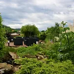 Les Nympheas 52 Bed & Breakfast