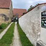 Les Nympheas 52 Bed & Breakfast Orges