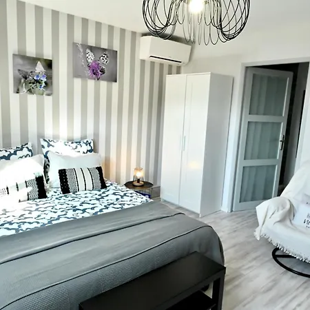 Les Nympheas 52 Bed & Breakfast