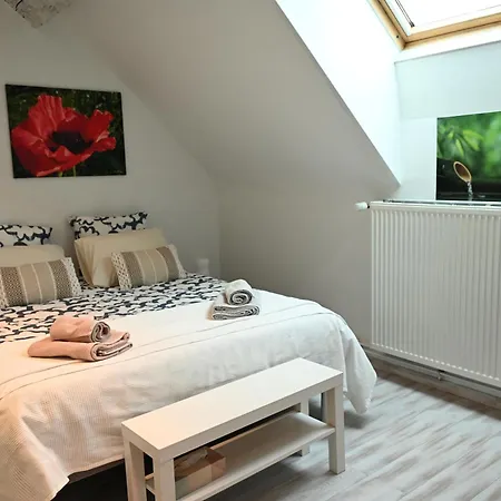 Les Nympheas 52 Bed & Breakfast