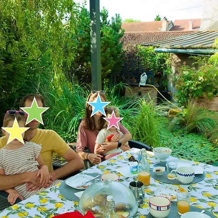 Les Nympheas 52 Frühstückspension 3*