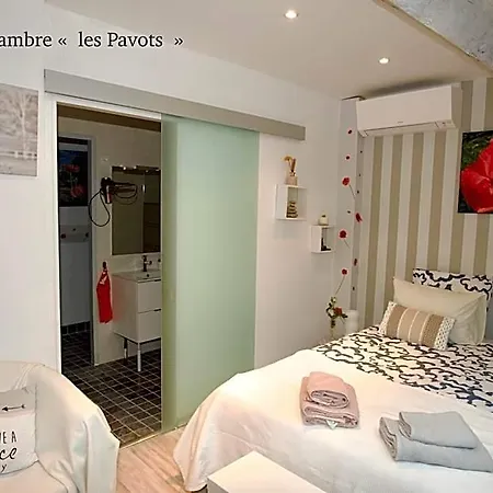 Les Nymphéas 52 Bed and breakfast