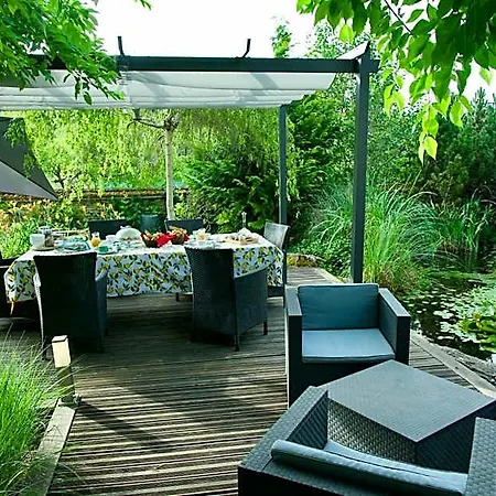 Les Nymphéas 52 Bed and breakfast