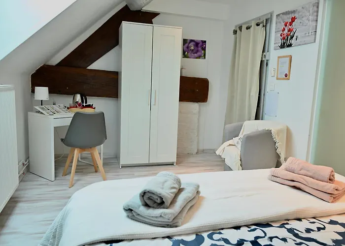 Les Nympheas 52 Bed & Breakfast Orges